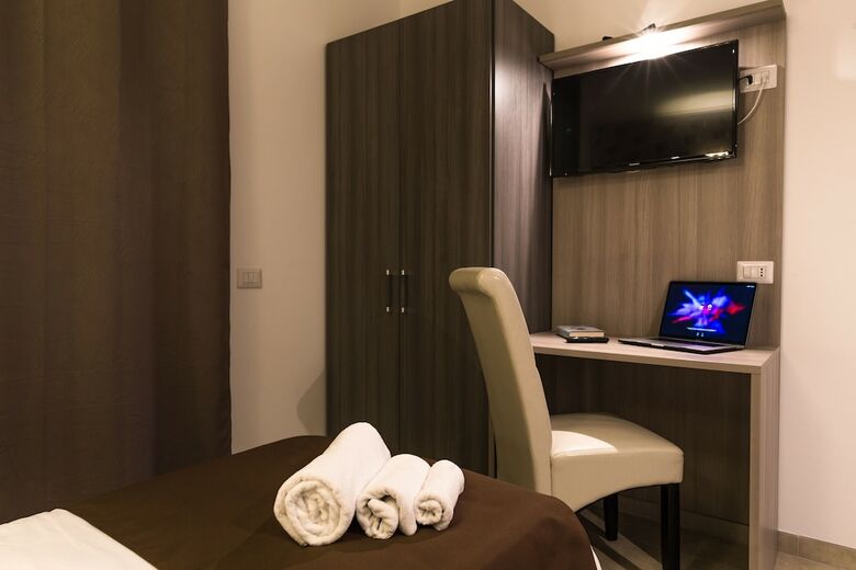 La Piazzetta Guest House