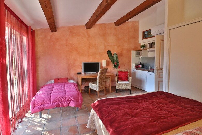 Bed & Breakfast Le Mas De Bertagne - Chambres D'h�tes