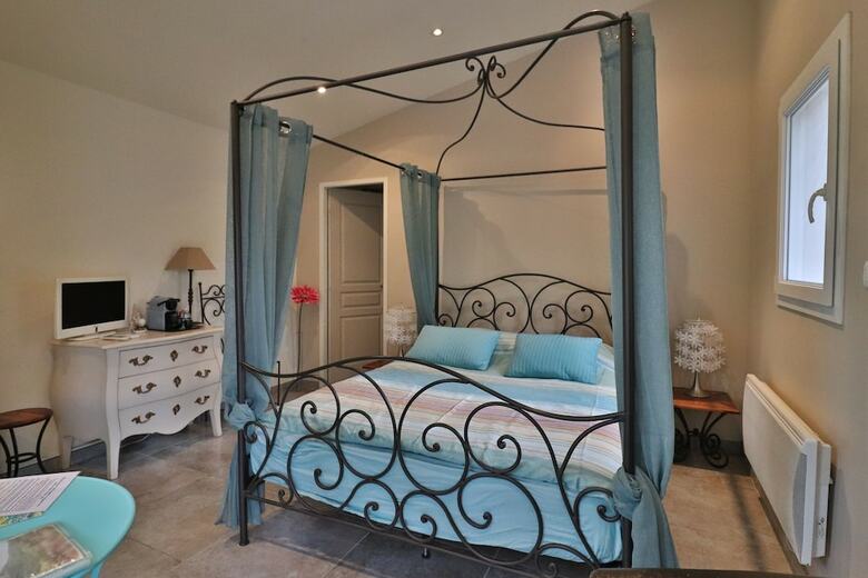 Bed & Breakfast Le Mas De Bertagne - Chambres D'h�tes