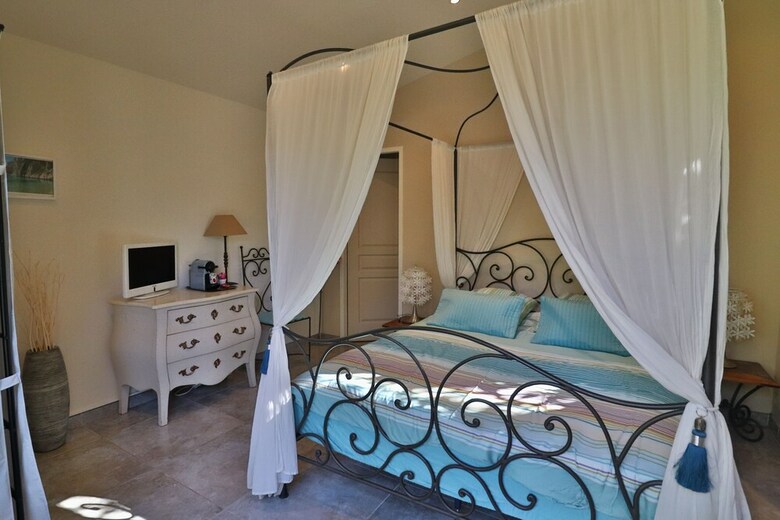Bed & Breakfast Le Mas De Bertagne - Chambres D'h�tes