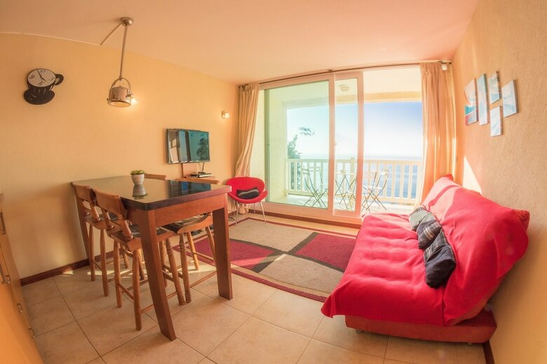 Apartamentos Oceana Suites Horc�n