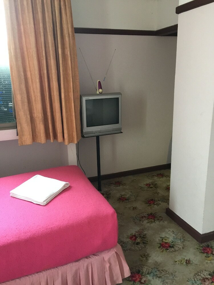Daeng Plaza Hotel