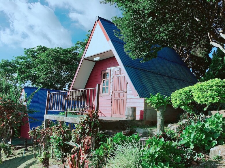 Hotel Ukrist Farm Hill Resort