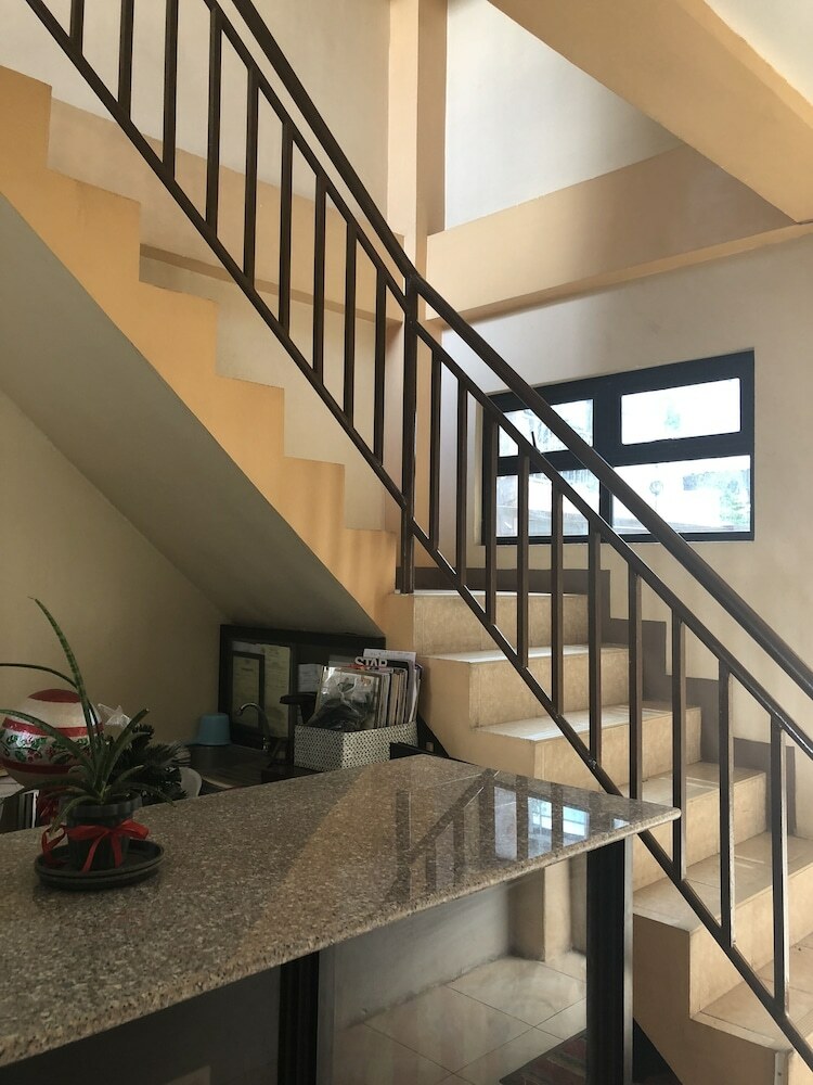 Hotel Jo-cris Apartelle