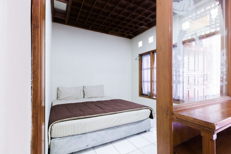 Hotel Pele Backpacker Guesthouse