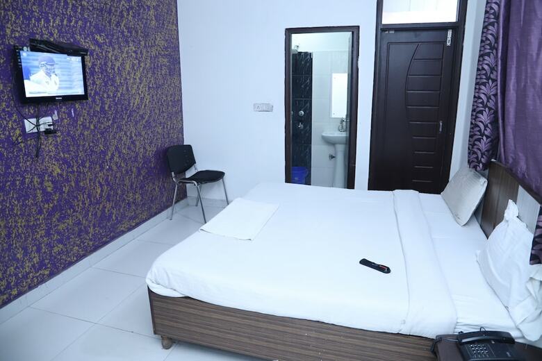 Hotel Airport Land