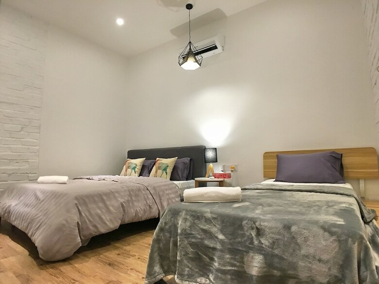 Hotel Ibook 4 - Deluxe 2bedroom Gurney Suites