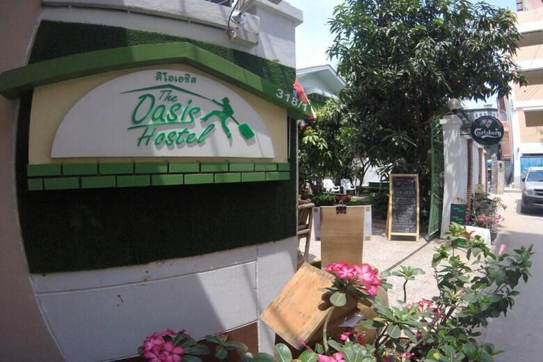 Hostal The Oasis Hostel - Adults Only