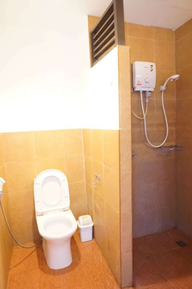 Sri Chumphon Hotel