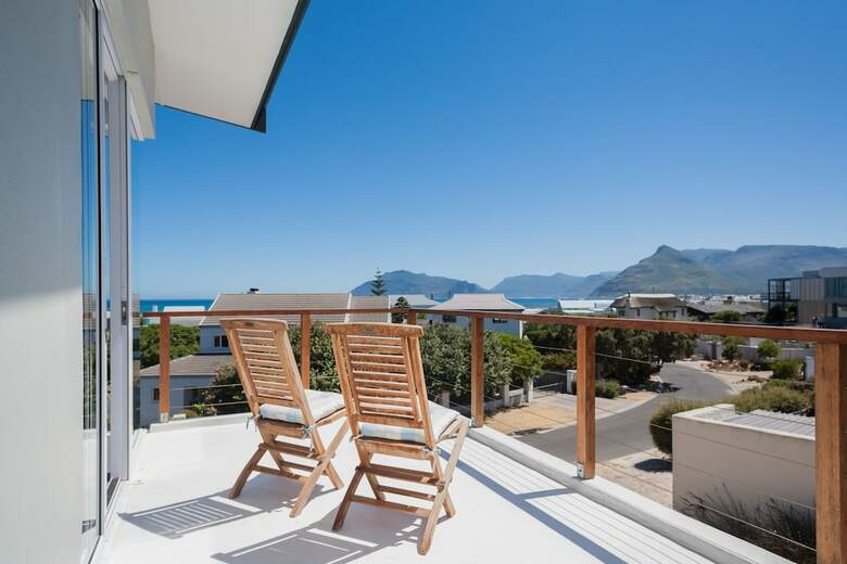 Hotel Greenways Beach House