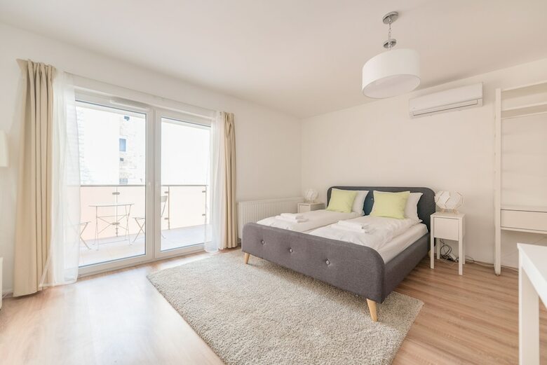 Oasis Apartments At Broadway Residence