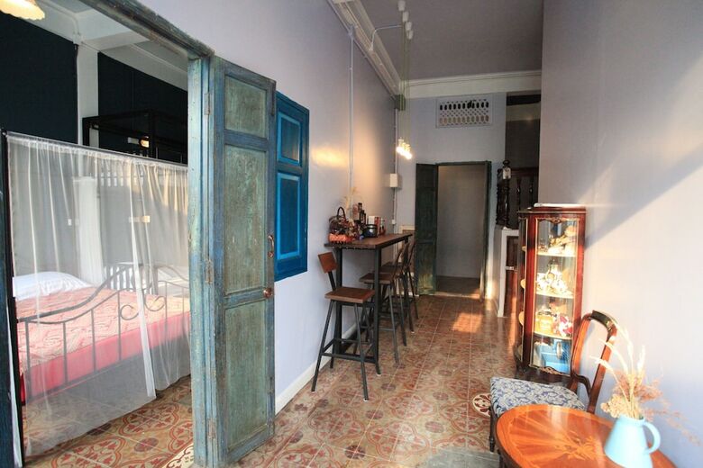 Hostal Baan Talat Phlu - Hostel