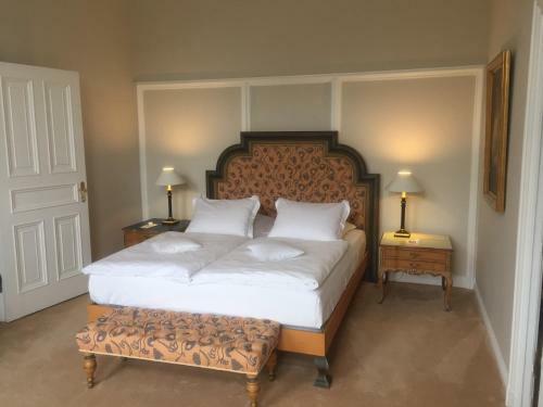 Hotel Schlo� Tremsb�ttel