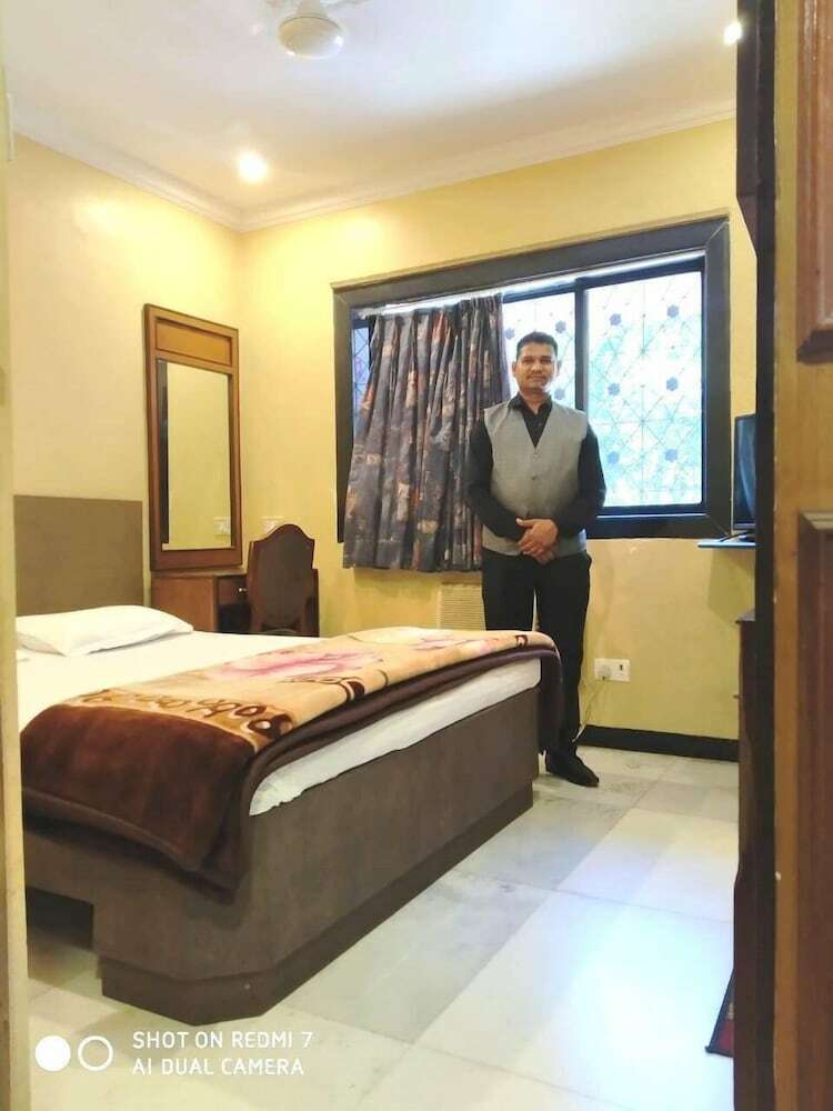Hotel Highway Inn