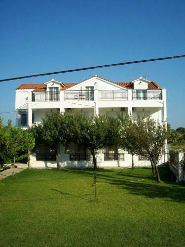 Hotel Yiota Studios