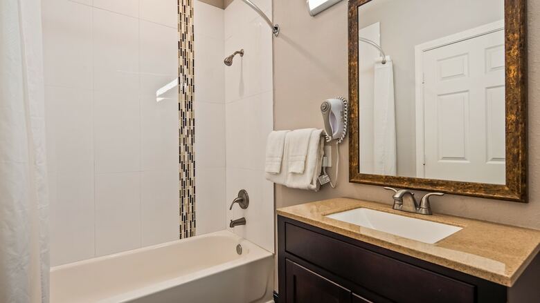 Hotel Azul Inn & Suites