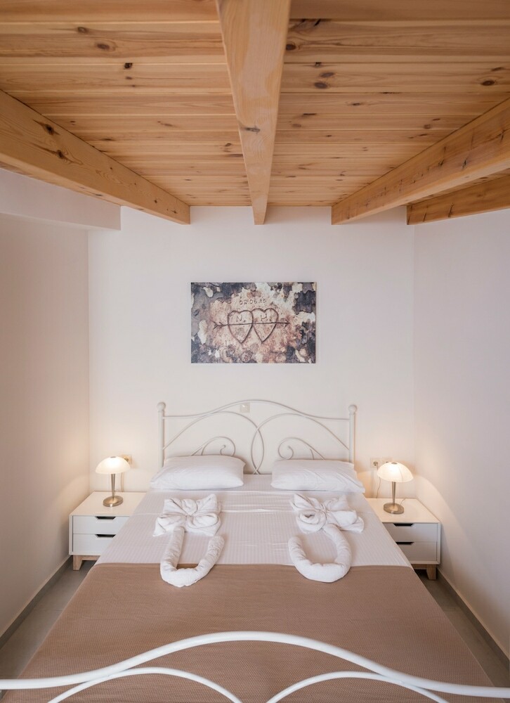Athina Apartments