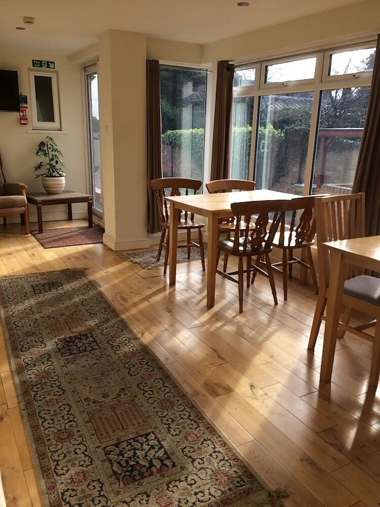 Bed & Breakfast Sutton Guest House