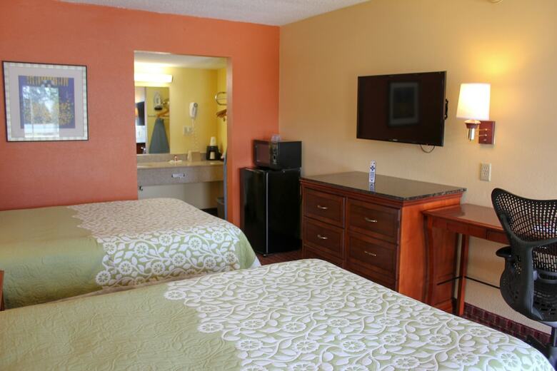 Motel Rose Garden Inn & Suites