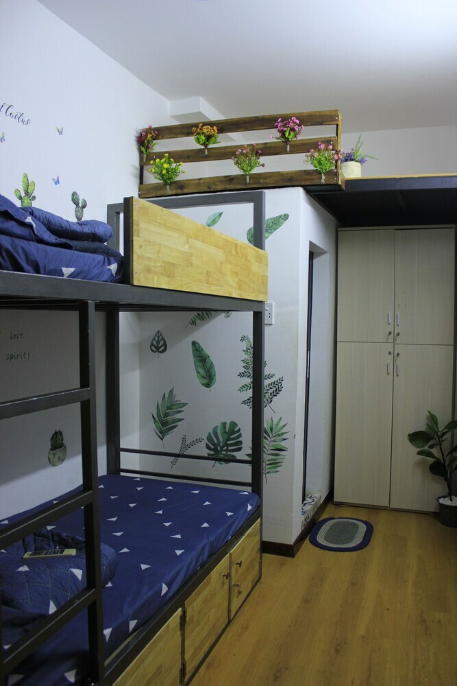 Hotel Saigon Bed Station