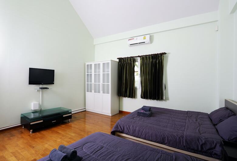 Green Residence Pool Villa