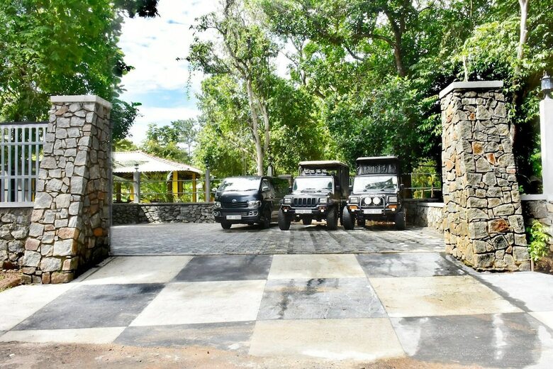 Hotel Safari Queens Resort