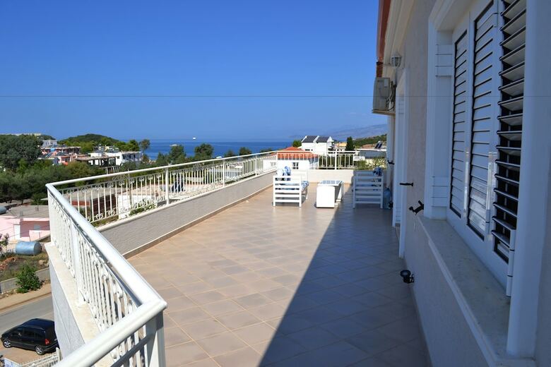 Hotel Villa August Ksamil