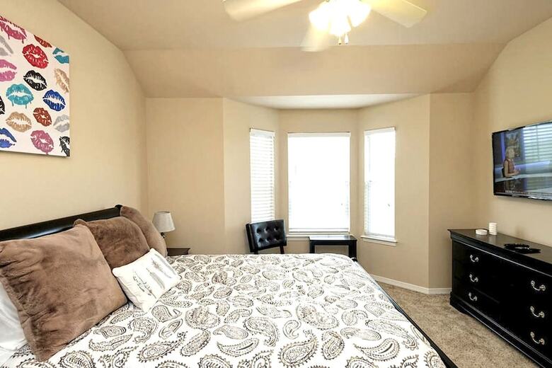 305 Holleman Dr. East  304