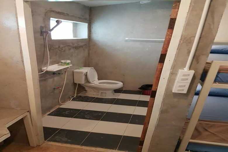 Hostal Shut Eye Party Hostel - Adults Only