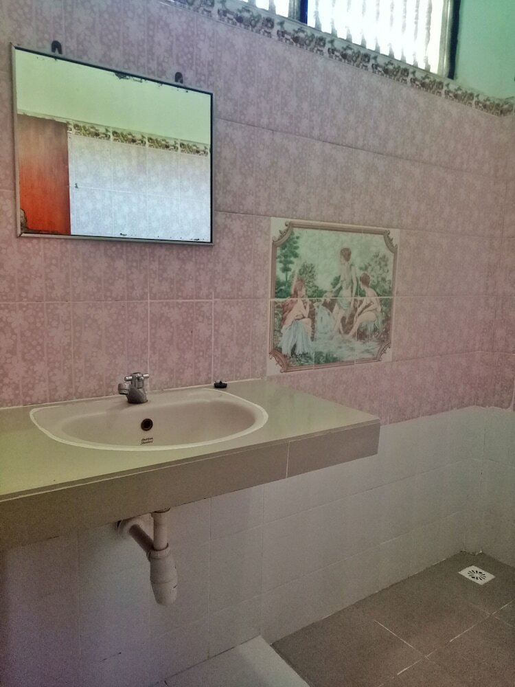 Hotel Taman Mekar Beach Inn