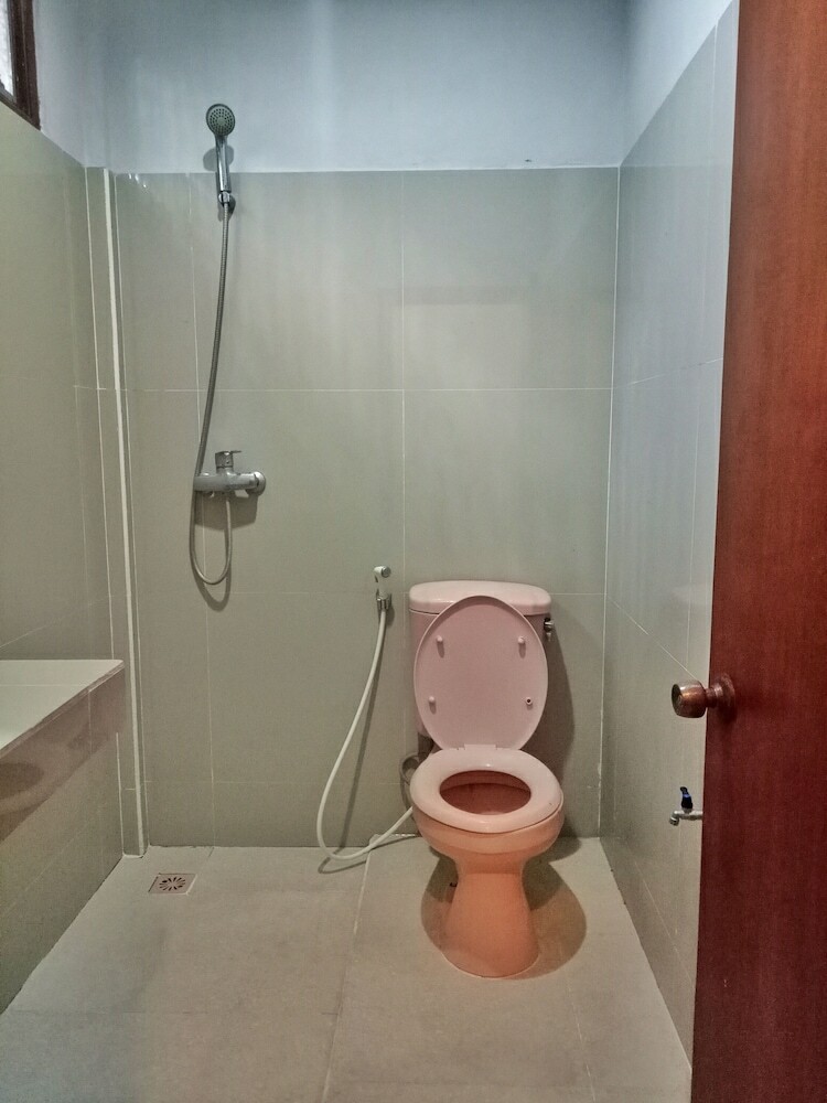Hotel Taman Mekar Beach Inn