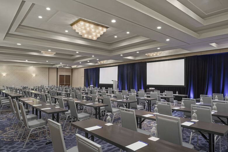 Renaissance Philadelphia Airport Hotel