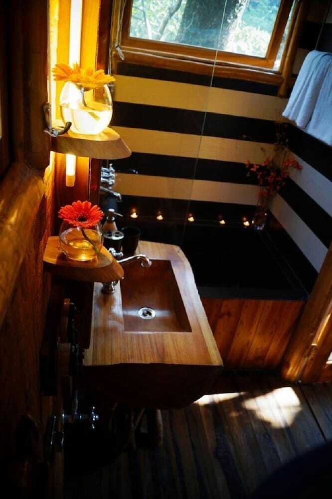 Hotel The Den