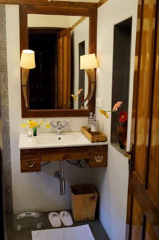 Hotel The Den