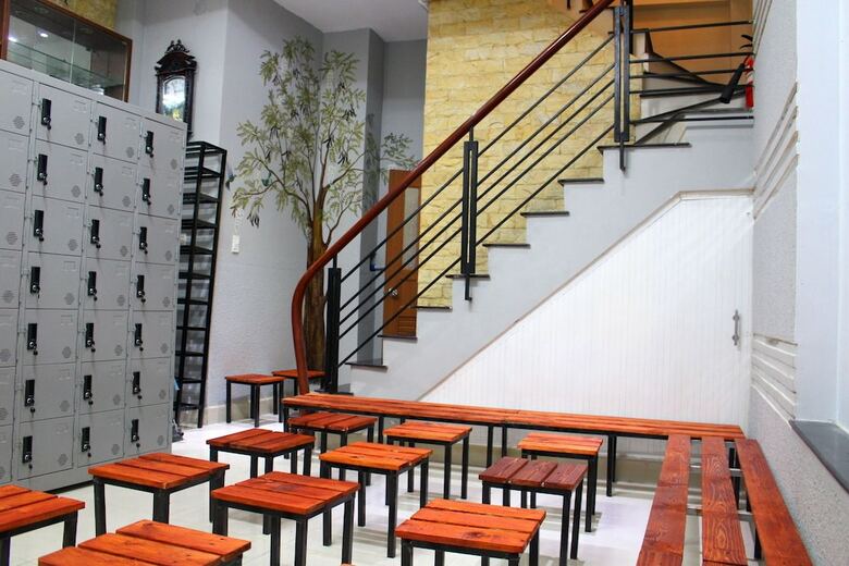 Hostal Aloha Saigon - Hostel - Adults Only