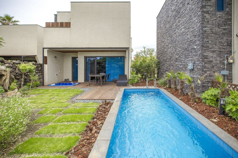 Pension Leeum Island Spa & Pool Villa