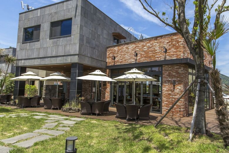 Pension Leeum Island Spa & Pool Villa