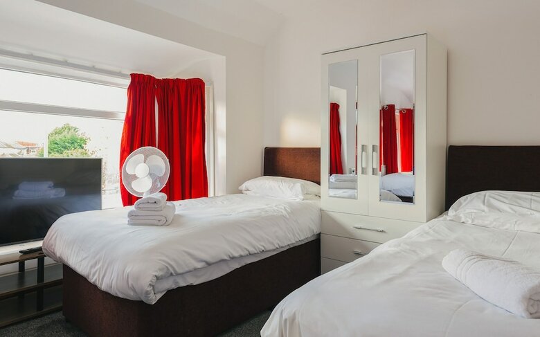 Saint Luke's Apartments (peymans)