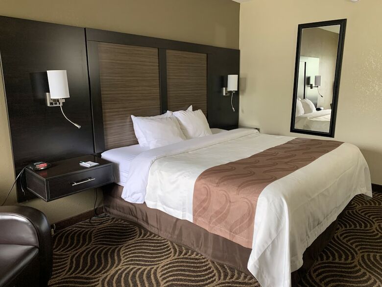 Hotel Quality Inn & Suites