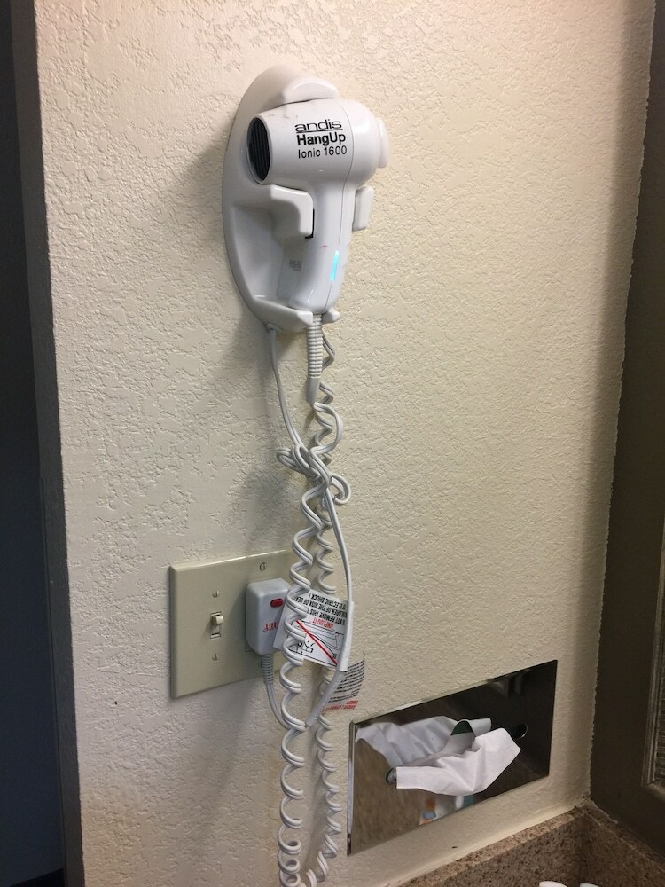 Hotel Quality Inn & Suites