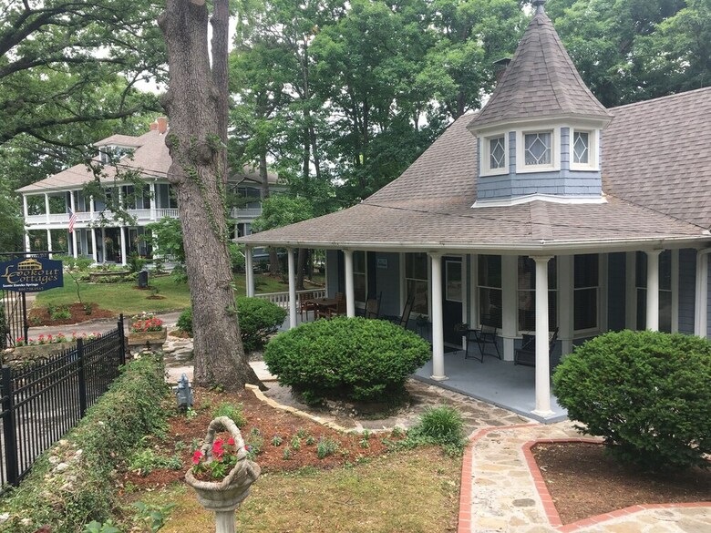 Lookout Cottages