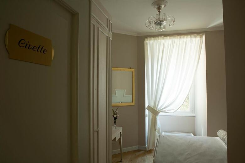 Hotel Guest House Queen Meg Roma