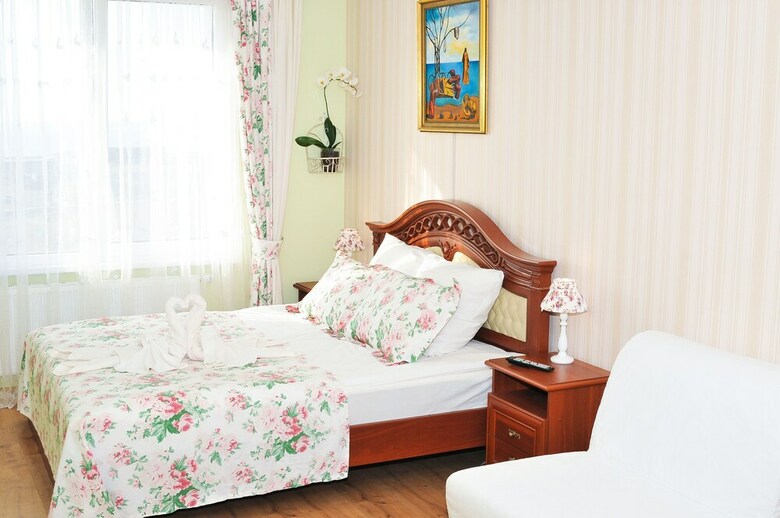 Aelita Apartment With Port View