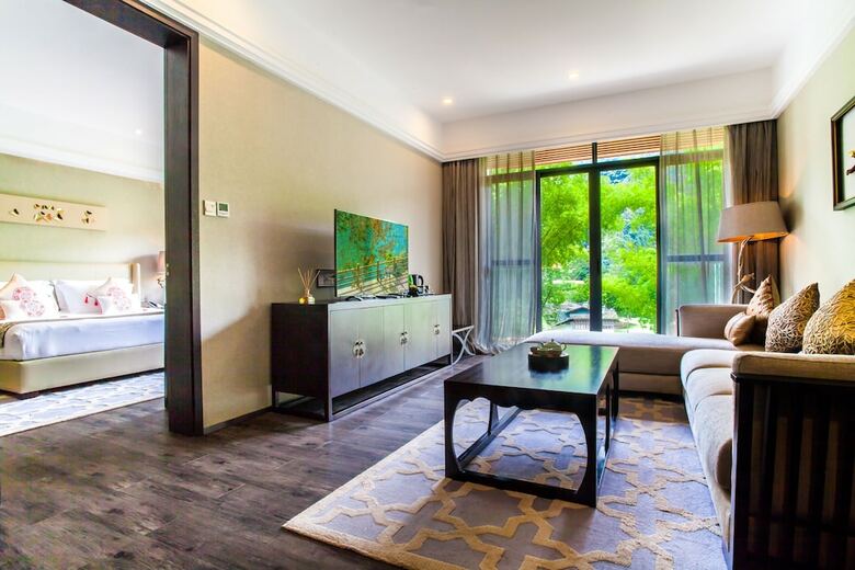 Courtyard Hotel - Yulong River Branch