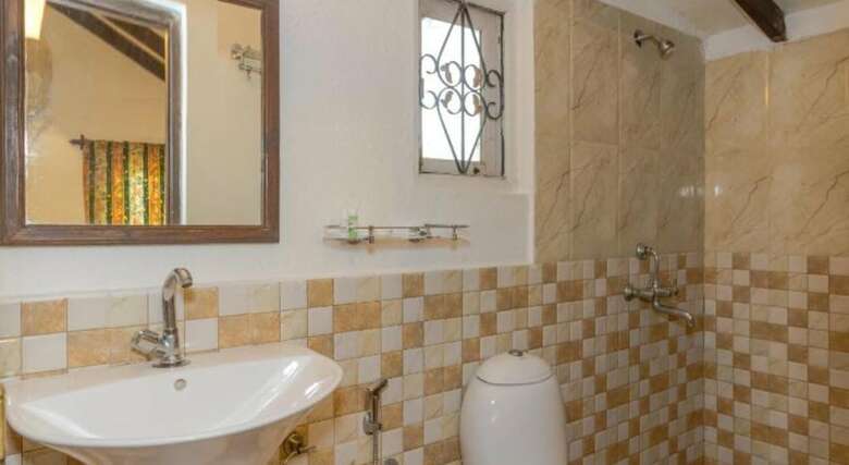 Hotel Chalston Beach Resort