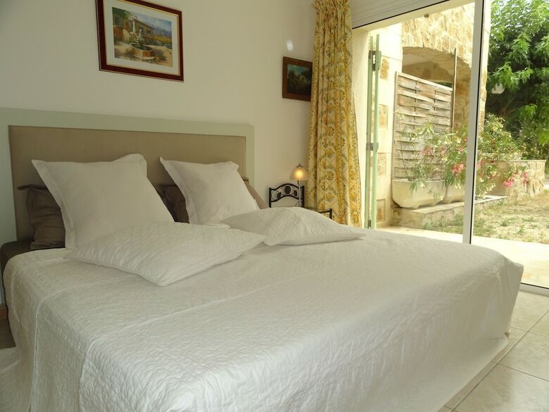 Hotel Locations Des Alpilles