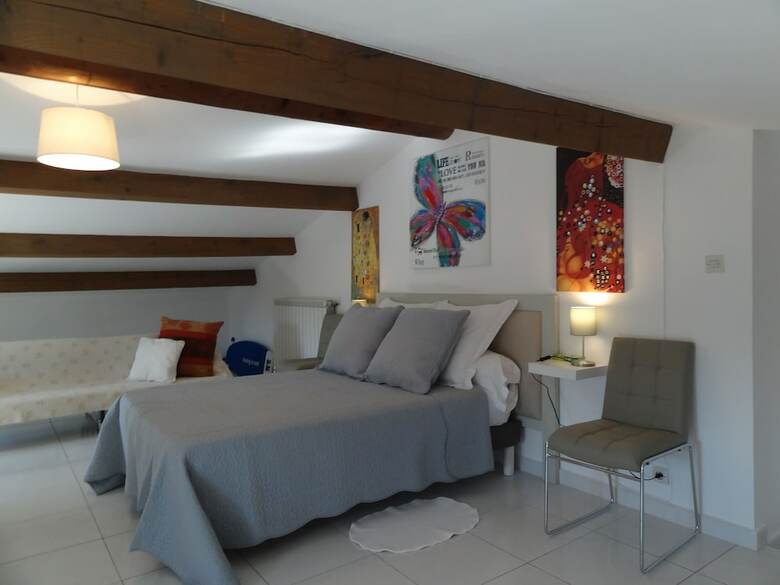 Hotel Locations Des Alpilles