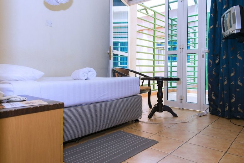 Aponye Hotel