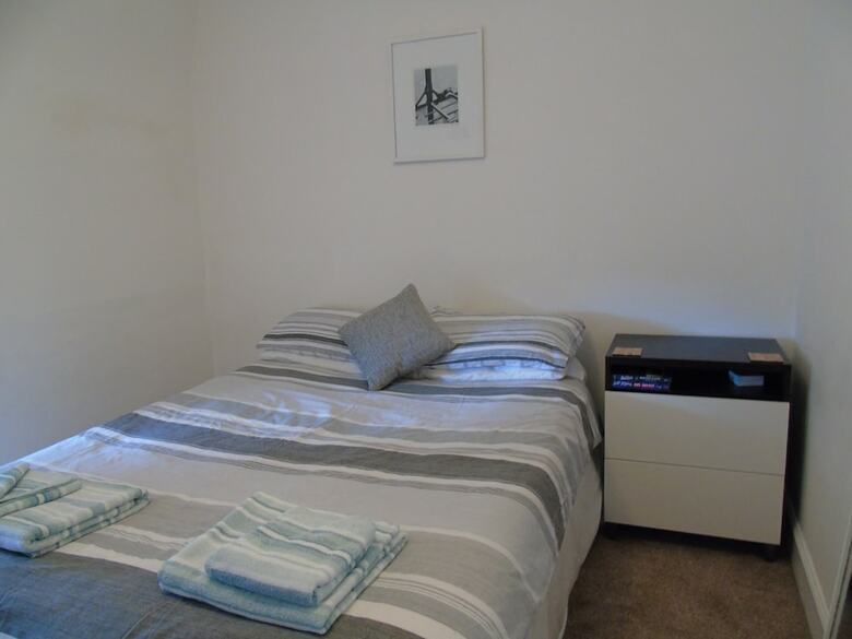 Snug - Krayr Apartment