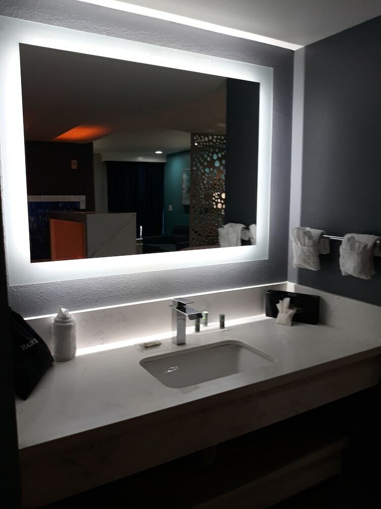 Hotel Best Western Plus Continental Inn & Suites